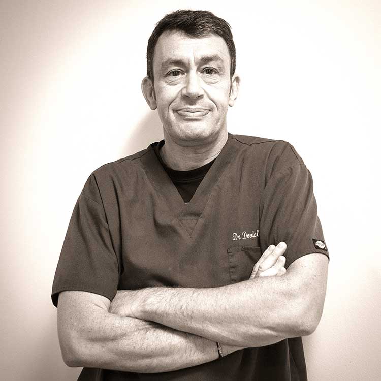 Dr Julien DONIOL-VALCROZE